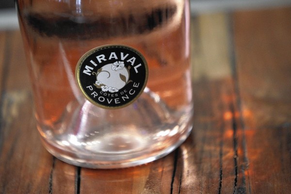 jolie-pitt-wine-miraval-rose-urban-flavours