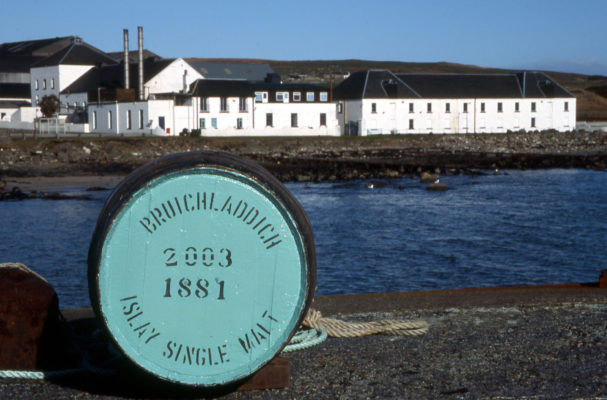 bruichladdich-distillery-islay-single-malt-whisky_urban-flavours