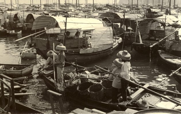 sampans_in_hong_kong_supplied_CC