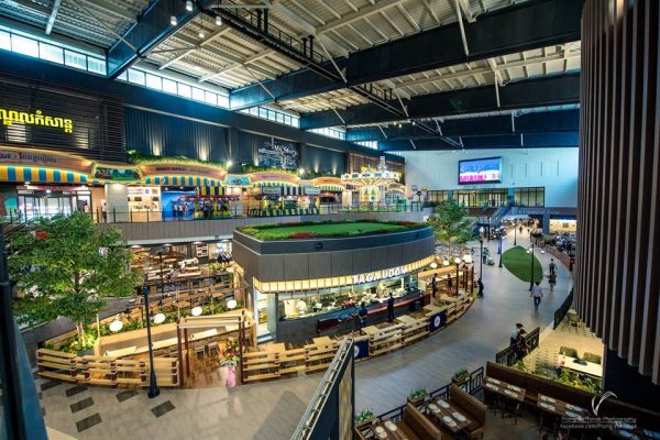 indoor-shopping-mall-near-me-533x400